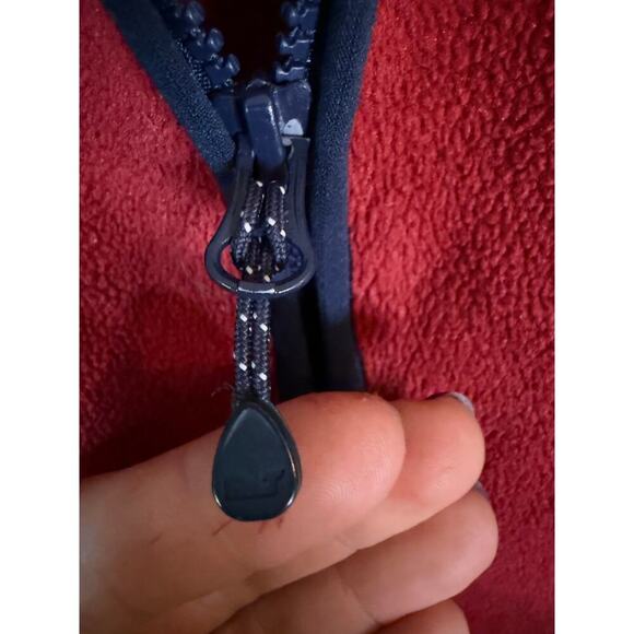 Vineyard Vines men’s red soft fleece full zip
Vest men’s size small - Picture 3 of 7